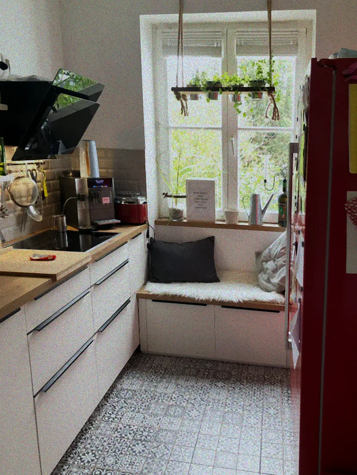 Gemütliche kleine Terrasse mit Lichtern