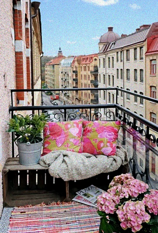 Überdachte Terrasse mit Markise