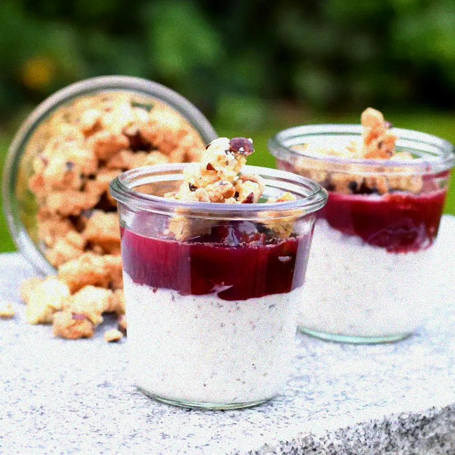 Ökologischer Garten mit Insektenhotel